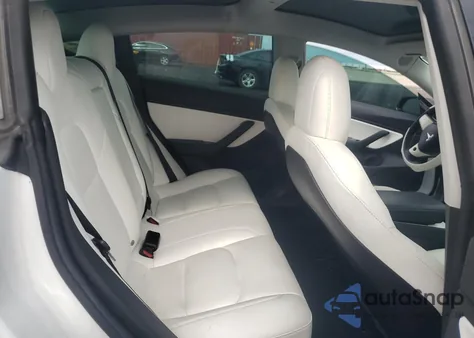 2019 Tesla Model 3 z USA, uszkodzony, nr VIN 5YJ3E1EA0KF486660